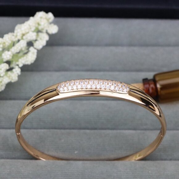 Elegant Rose Gold Bangle with Pavé Accents in Classic Oval Design, XPBL0425 - Picture 9 of 12